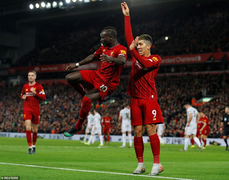 Thắng dễ Sheffield United, Liverpool bất bại 1 năm ở Ngoại Hạng Anh